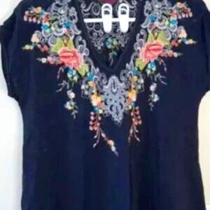 LOVELY!! Johnny Was XS Black Tunic Floral Embroidery Flowers at Hem Cupra Rayon